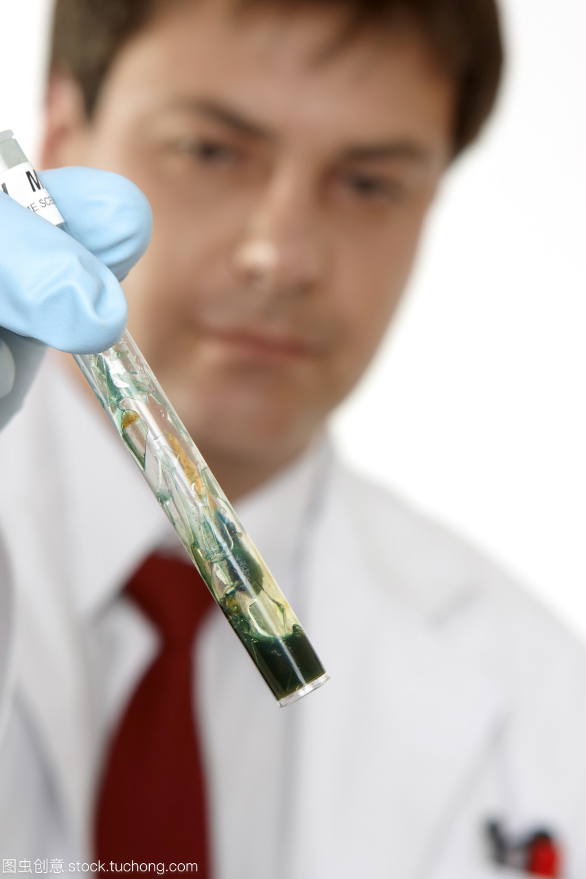 {“title”: “证据科学视野下的成年人样本研究——以联邦调查局工作为例”, “content”: “证据科学是一门严谨的学科，它通过系统的方法分析物证，为案件调查提供客观依据。在联邦调查局的日常工作中，证据科学扮演着至关重要的角色。从犯罪现场收集的手套、衣物等物品，经过专业处理成为研究样本。这些样本不仅仅是冰冷的物证，更是揭示真相的关键。\n\n在众多案件中，成年男性常常是调查的重点对象。作为社会的主要劳动力，许多成年男性从事打工等职业，他们的生活轨迹和行为模式成为科学研究的对象。通过对这些成年人样